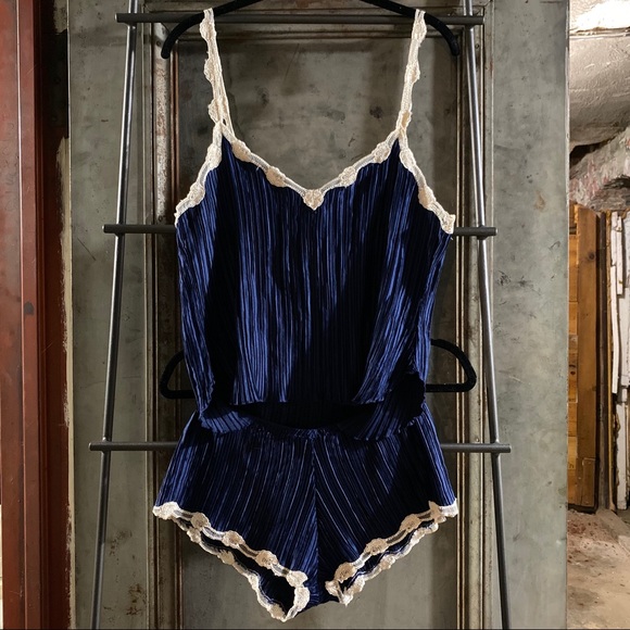 La Perla Beige Lace Navy Blue Plisse Sleeping Set
